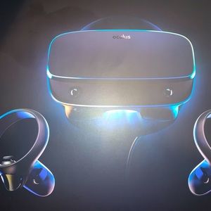 Oculus Rift S VR complete set with two working controllers. Never Been Used.